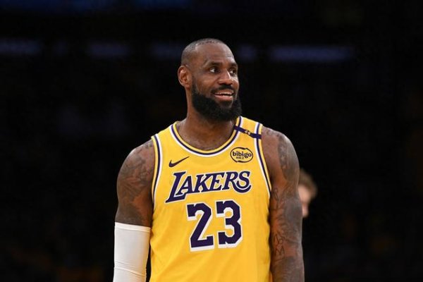 James đang rời khỏi đội? Wade: Ông chủ mới phải có James chi 10 tỷ.