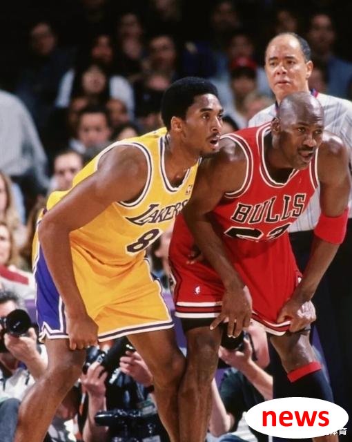 Cả Kobe và Jordan đều có tư thế chụp tốt, và tư thế bắn súng của Kobe được gọi là đẹp như tranh vẽ